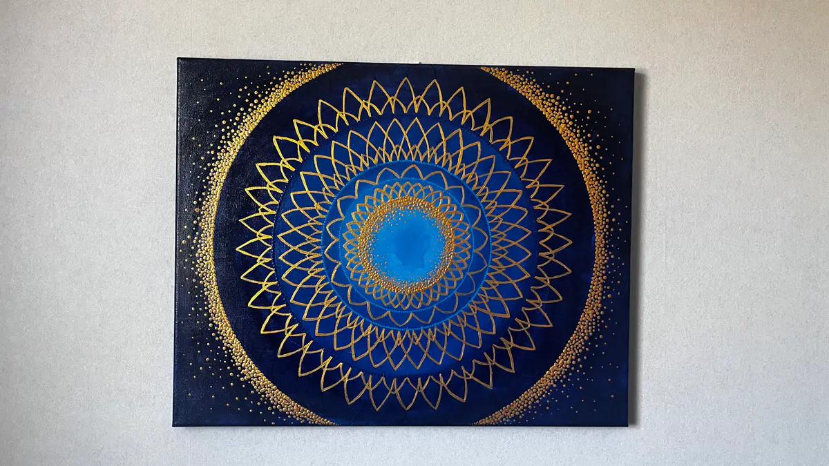 Celestial blue mandala - Akryl - Övrigt - 40×50 cm av Neethu Krishnan